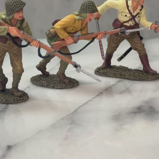 360 view of toy soldier set BANZAI