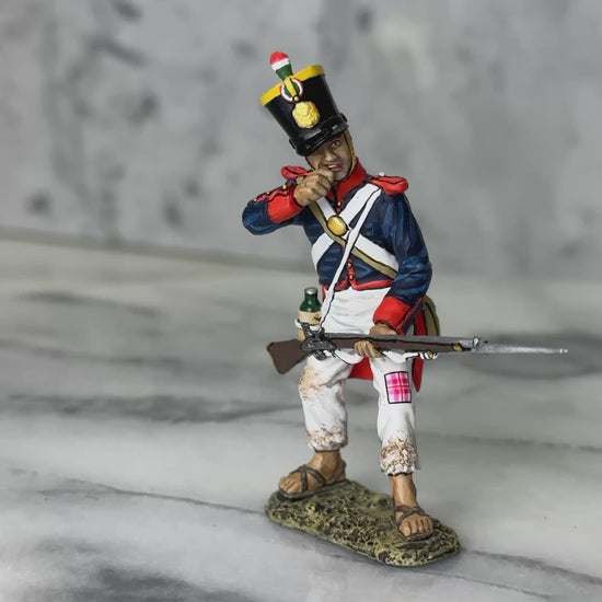 Santa Anna's Soldier Biting Open a Fresh Cartridge military miniature