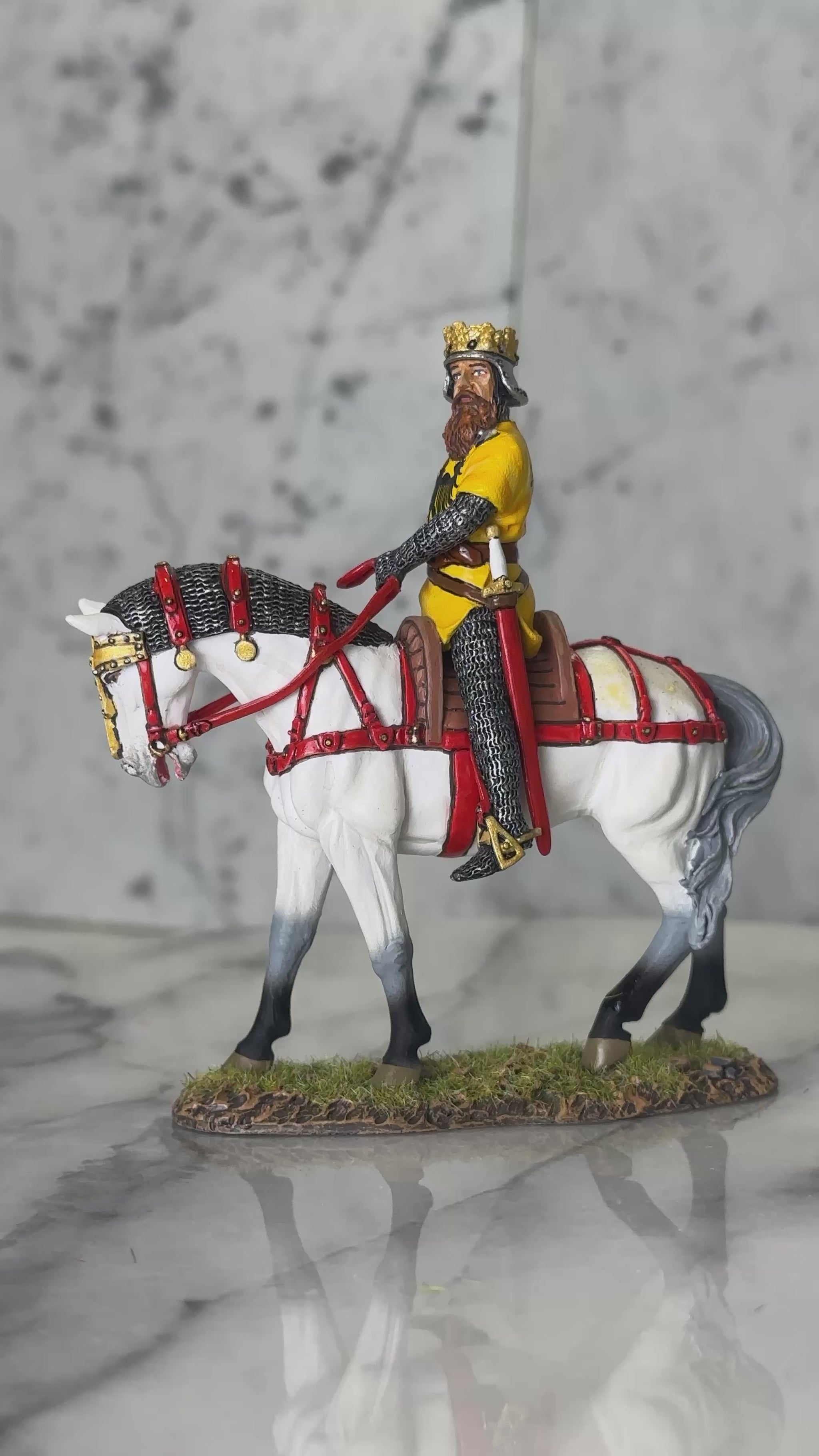 360 view of The Emperor Barbarossa military miniature 