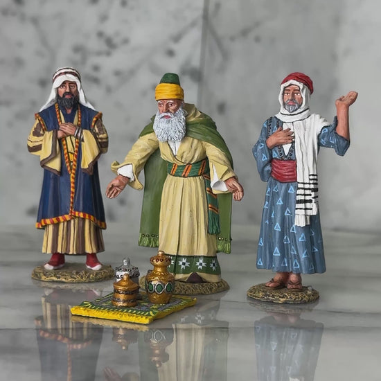 360 view of The Three Wise Men biblical figurines
