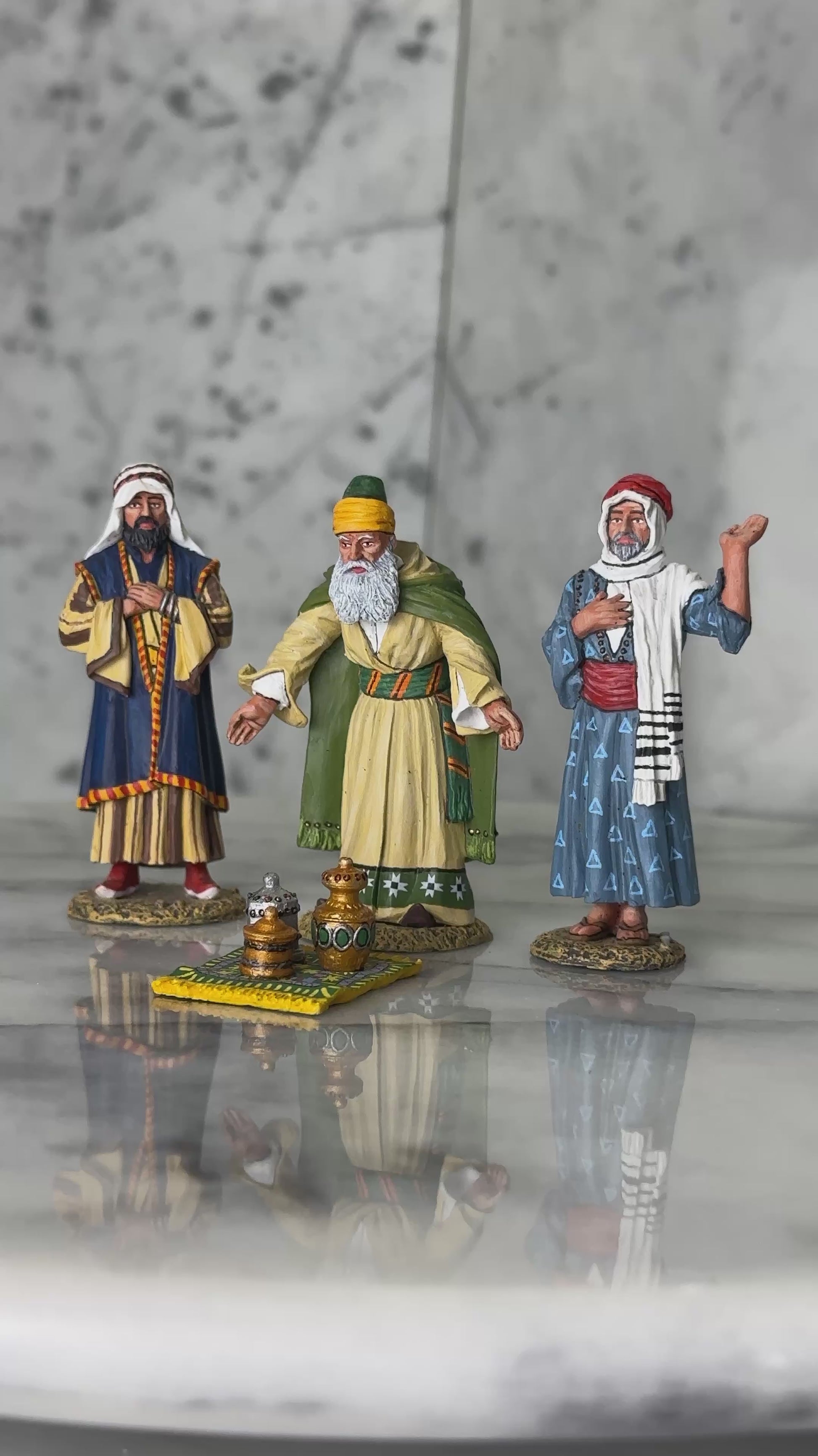 360 view of The Three Wise Men biblical figurines