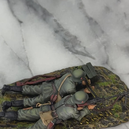 360 view of Collectible toy soldier miniature army men figurine HEER MG 34 Team.