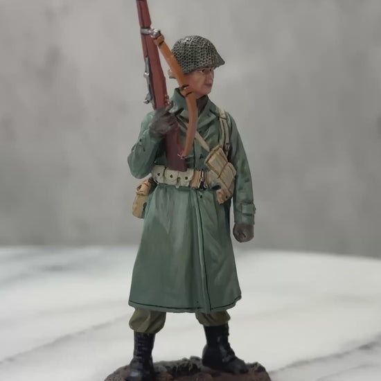 360 view of toy soldier figurine 25237