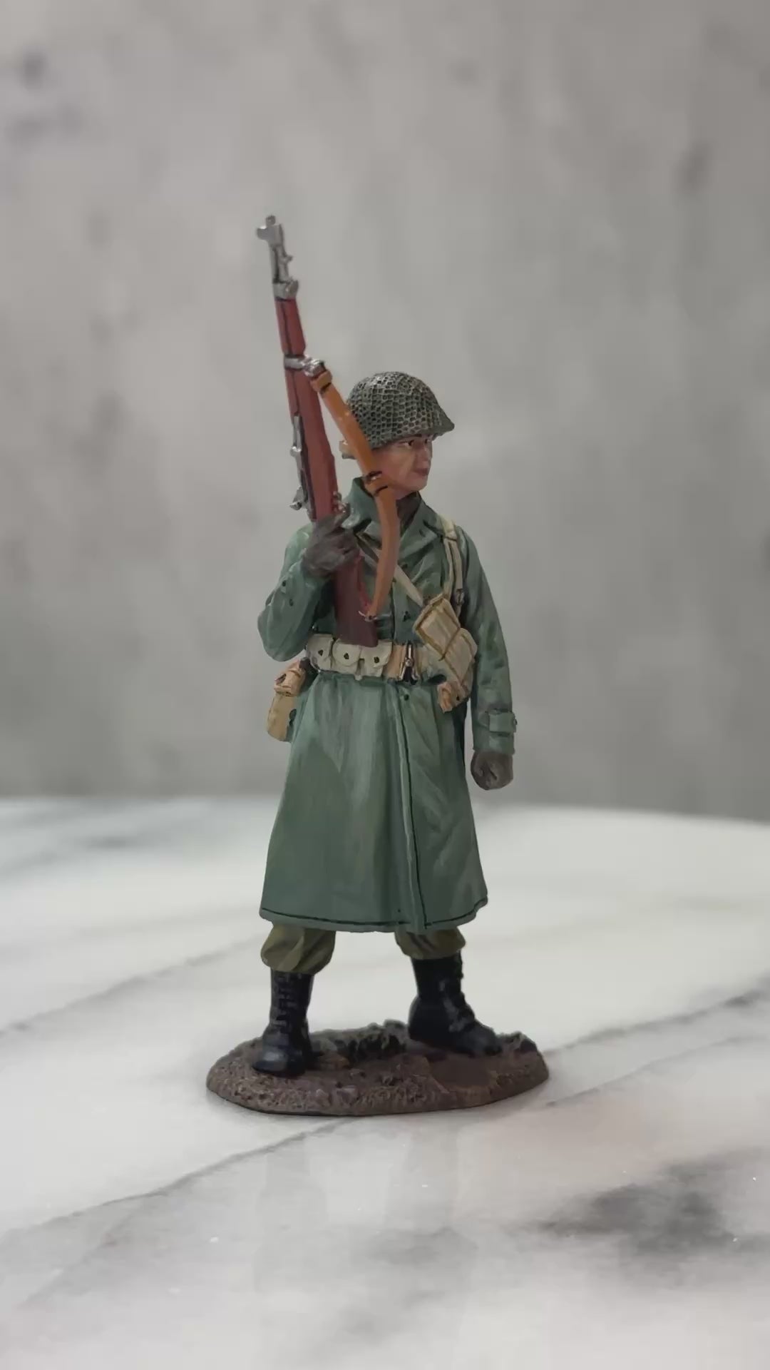 360 view of toy soldier figurine 25237