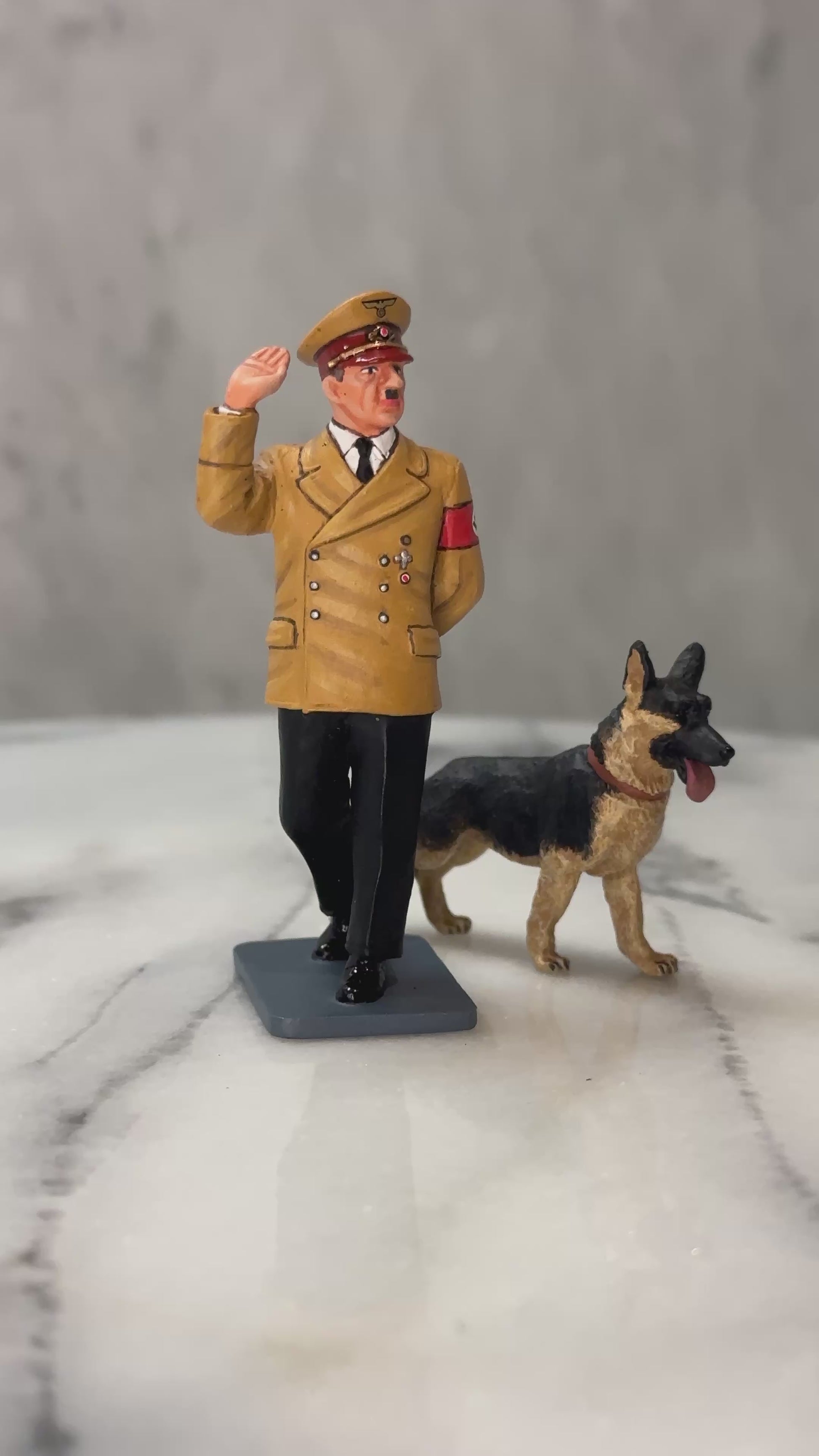 360 video of Adolf and Blondi toy soldiers.