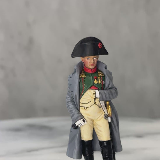 360 view of toy soldier Napoleon NA513
