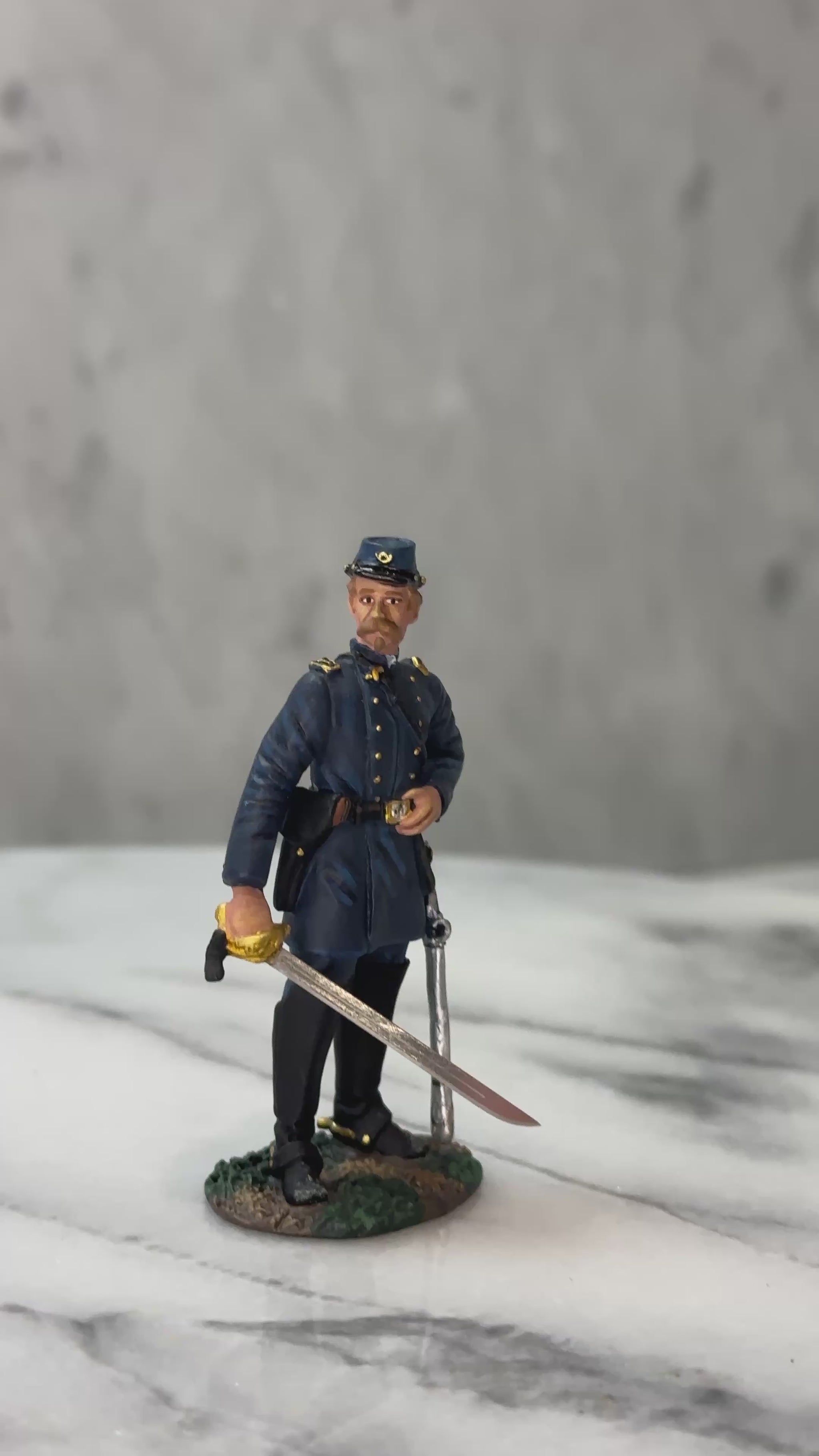 360 view of toy soldier Chamberlain.