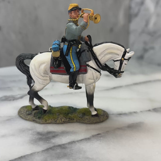 360 degree view of 29th Texas Trumpeter toy soldier.