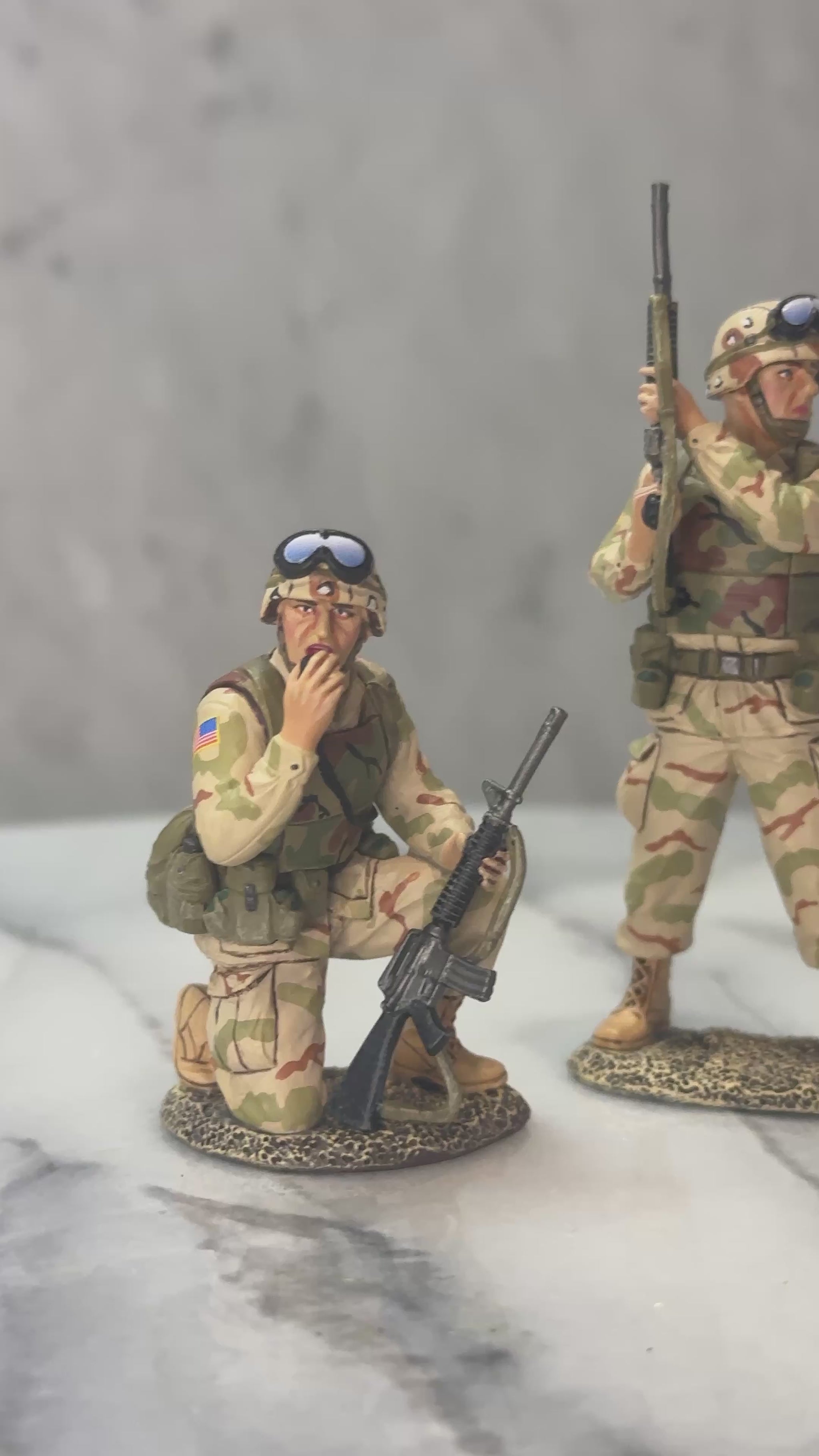 360 degree view of BHD001 toy soldiers Ranger Radio Team.