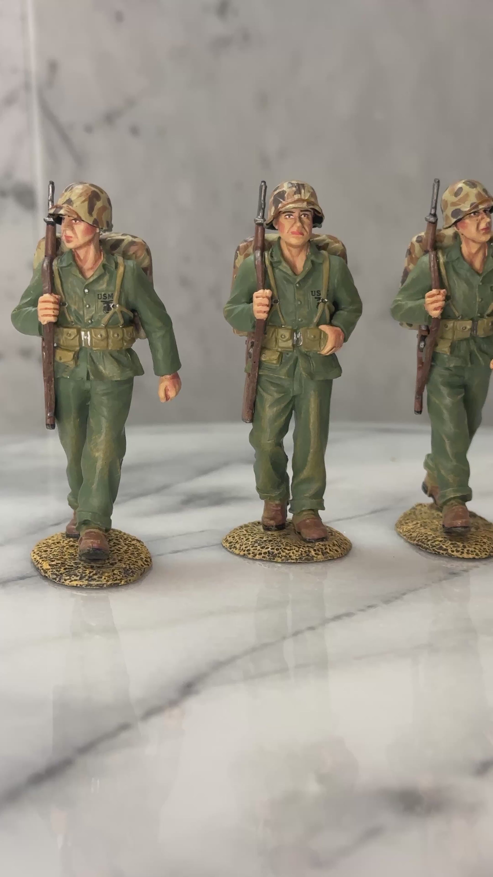 360 view of Marching Marines toy soldiers.
