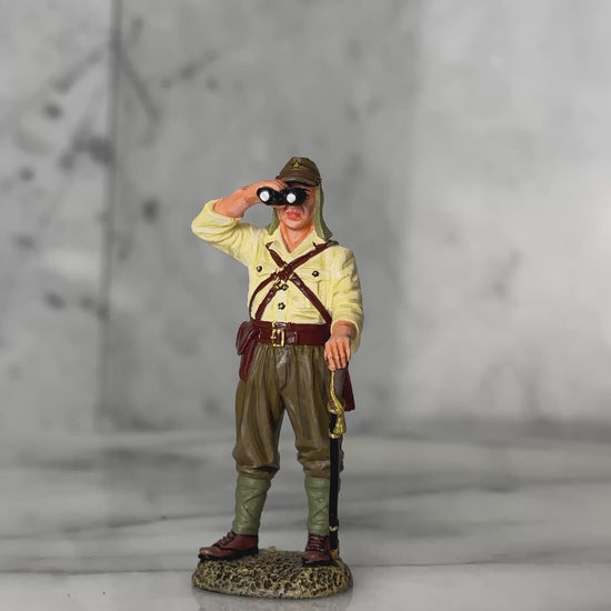 Japanese Officer with Binos JN069
