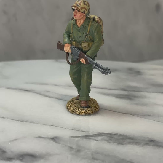 360 view of U.S. Marine with BAR.