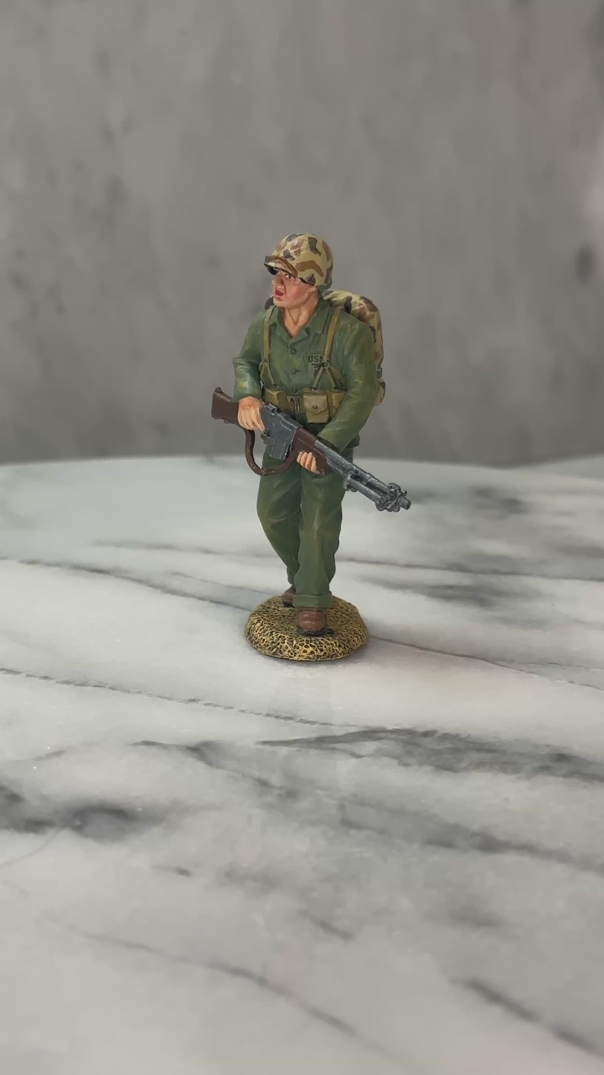 360 view of U.S. Marine with BAR.