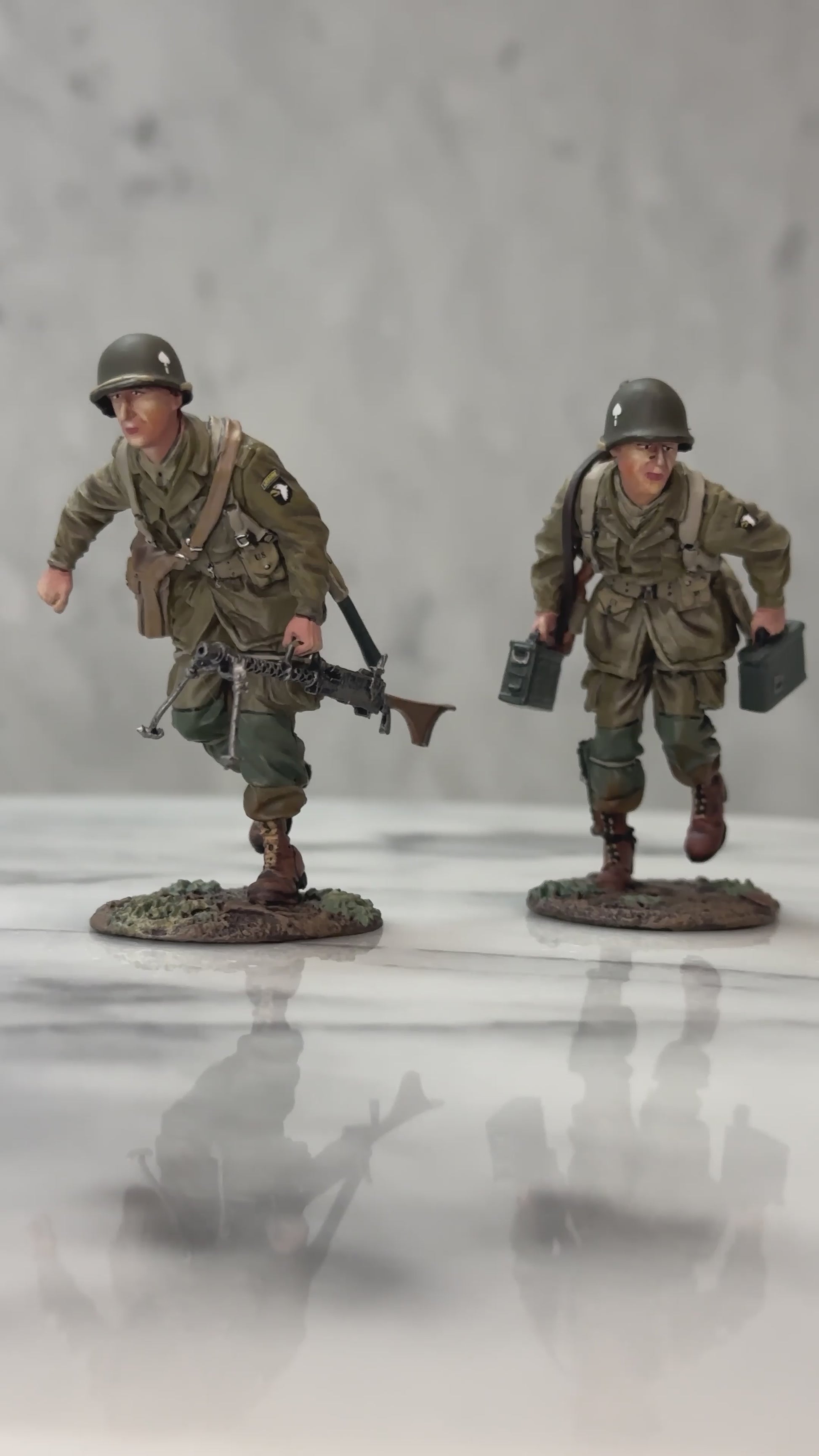 360 view of toy soldier figurines set 25238