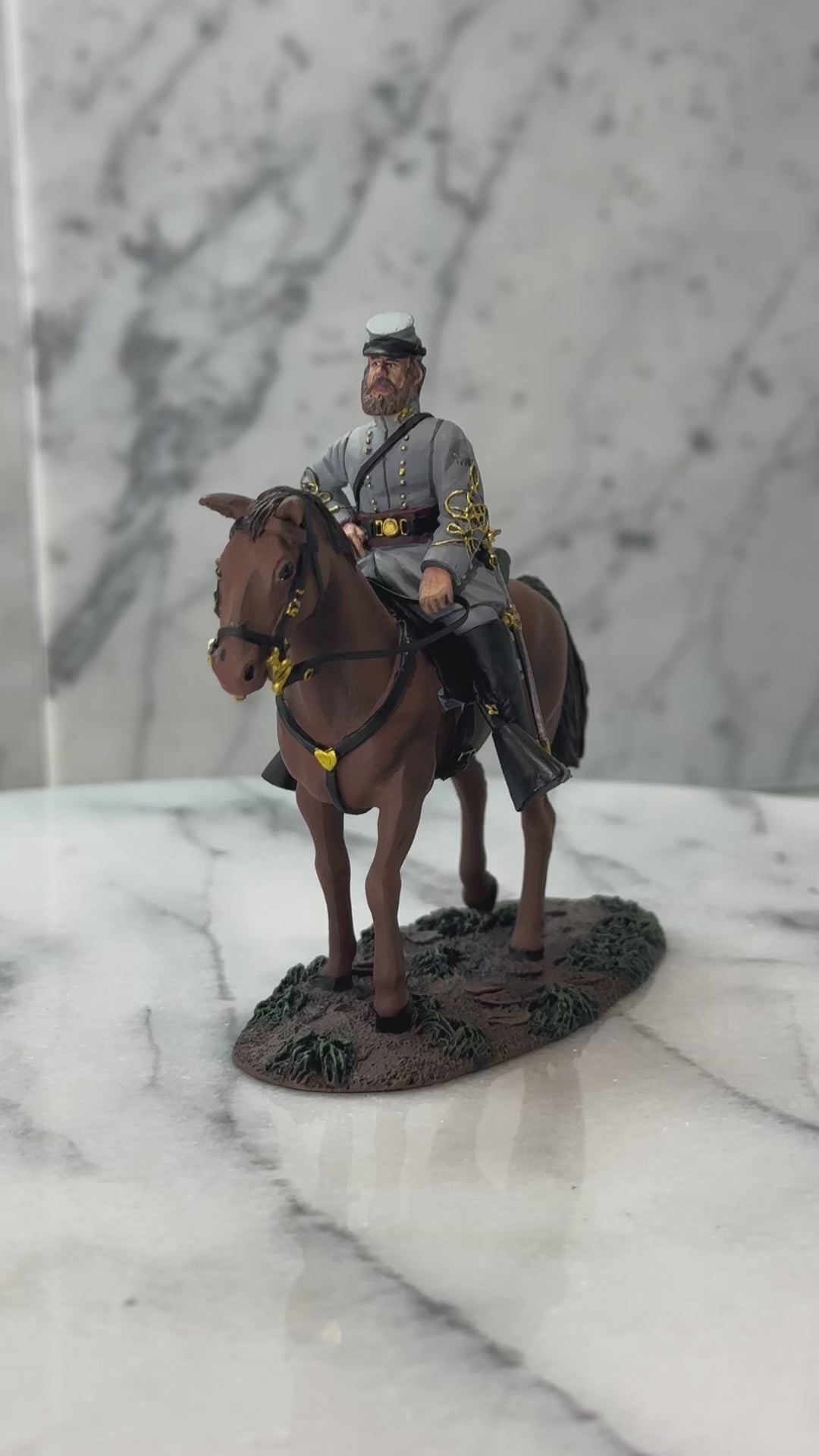 360 degree view of Collectible toy soldier miniature Stonewall Jackson Mounted on Little Sorrel.