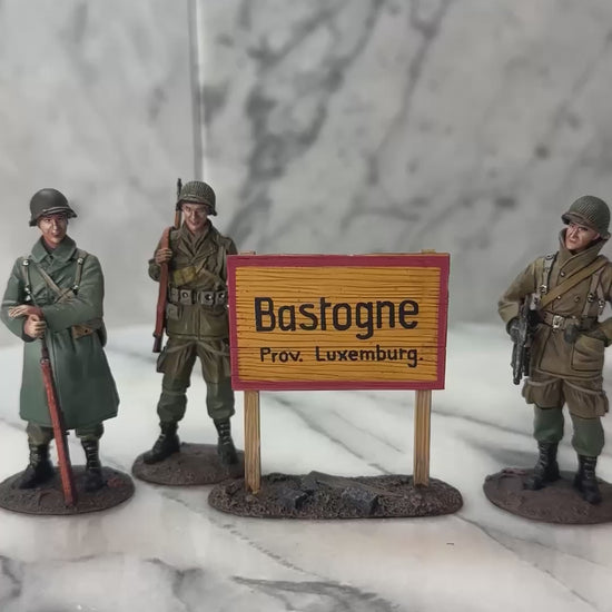 360 view of  collectible toy soldier figurines welcome to Bastogne.