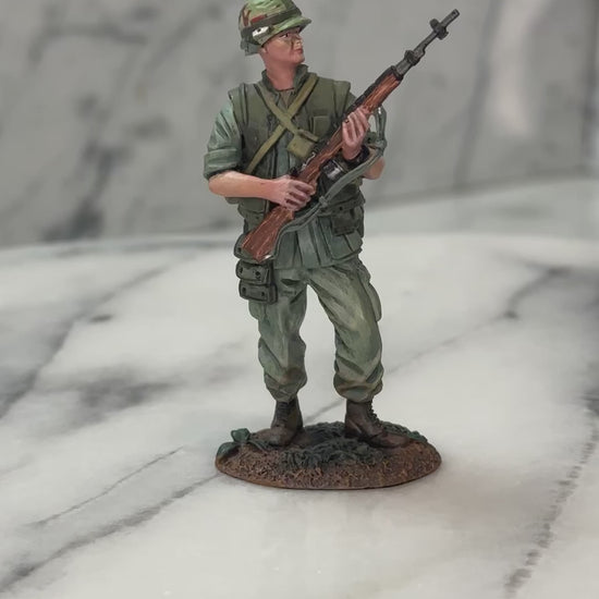 360 view of toy soldier figurine U.S. Marine, Vietnam 1967-68, No.2.