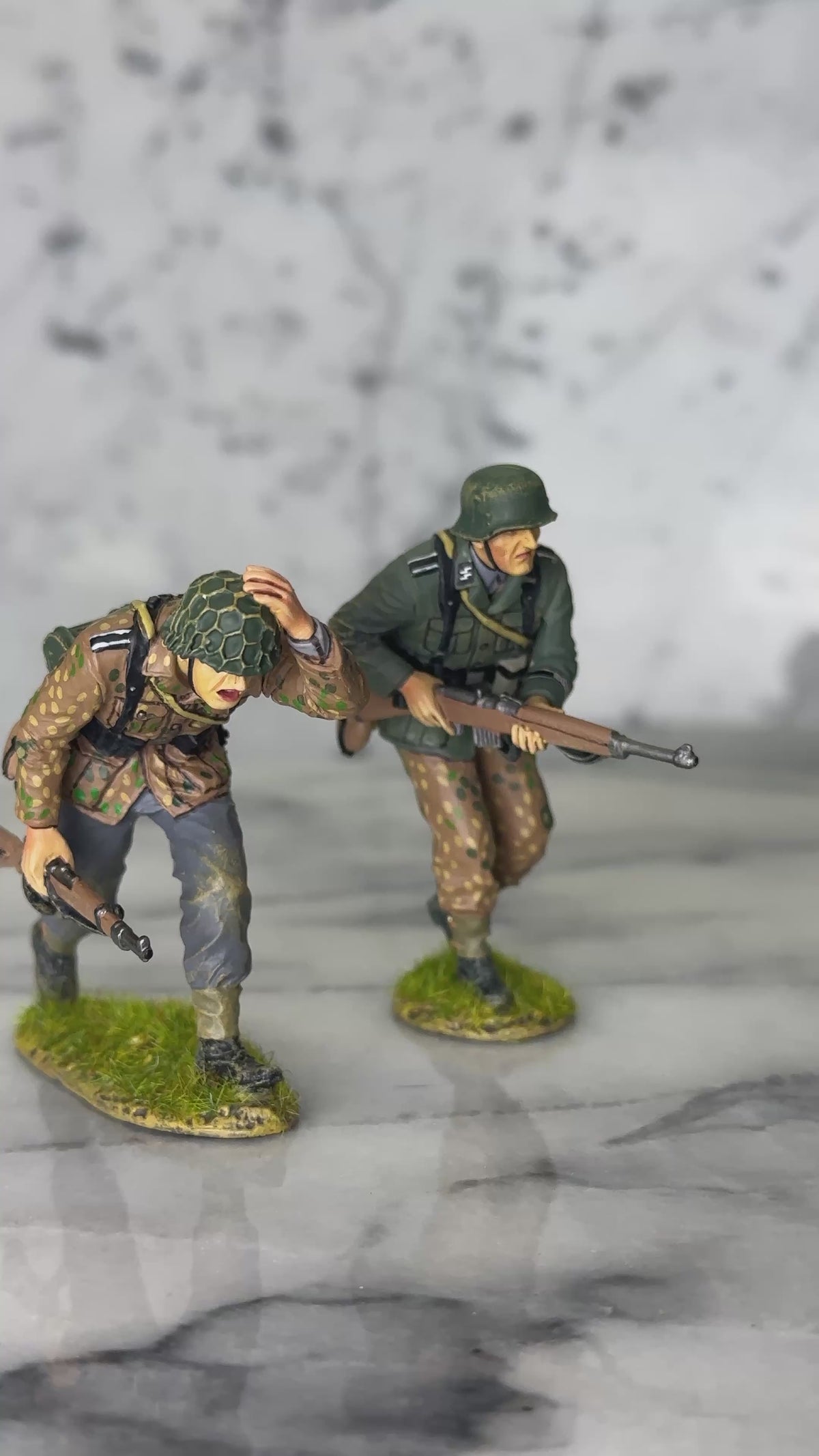 360 view of King & Country WS382 two-figure set of Waffen-SS infantrymen