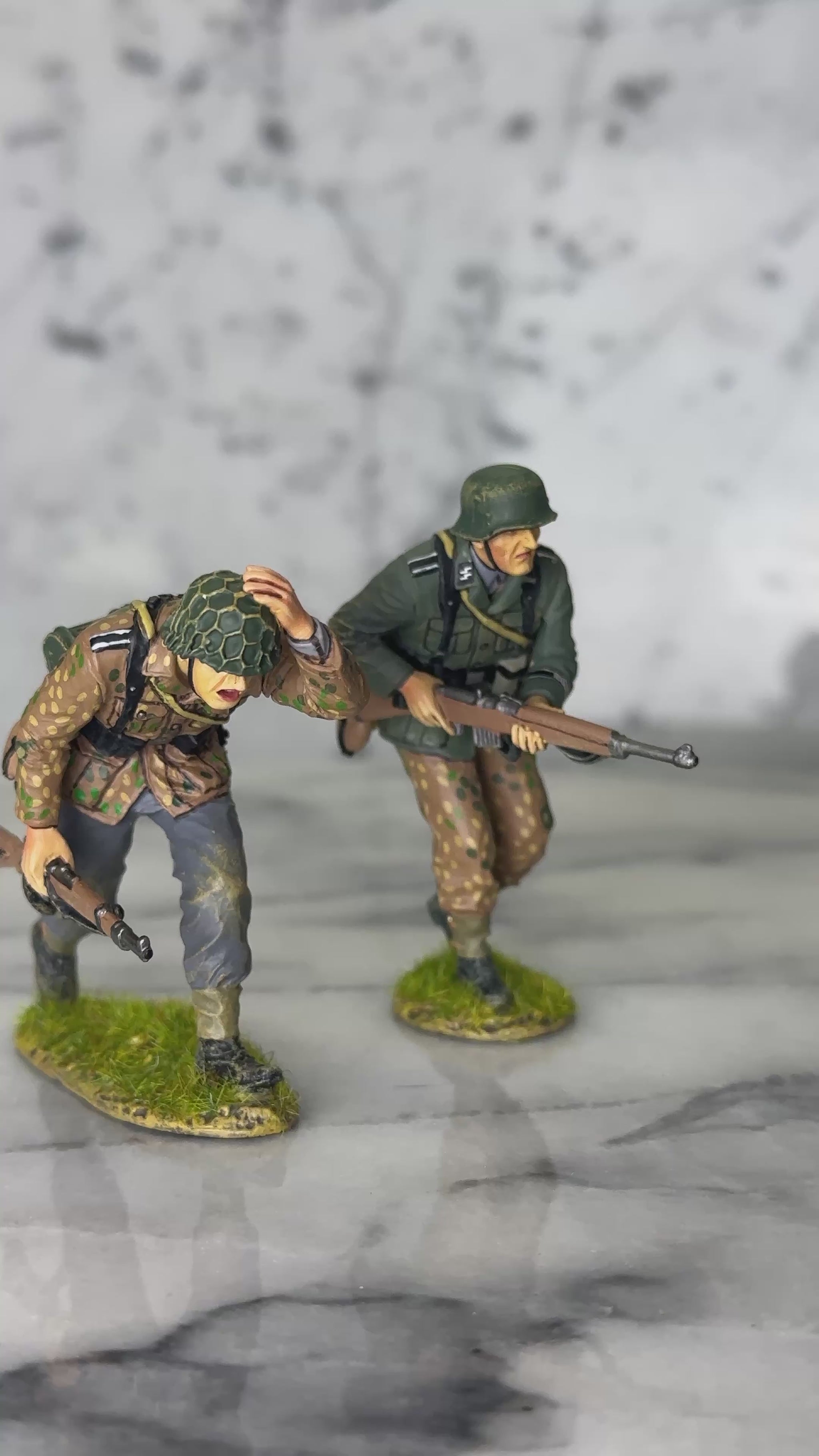 360 view of King & Country WS382 two-figure set of Waffen-SS infantrymen
