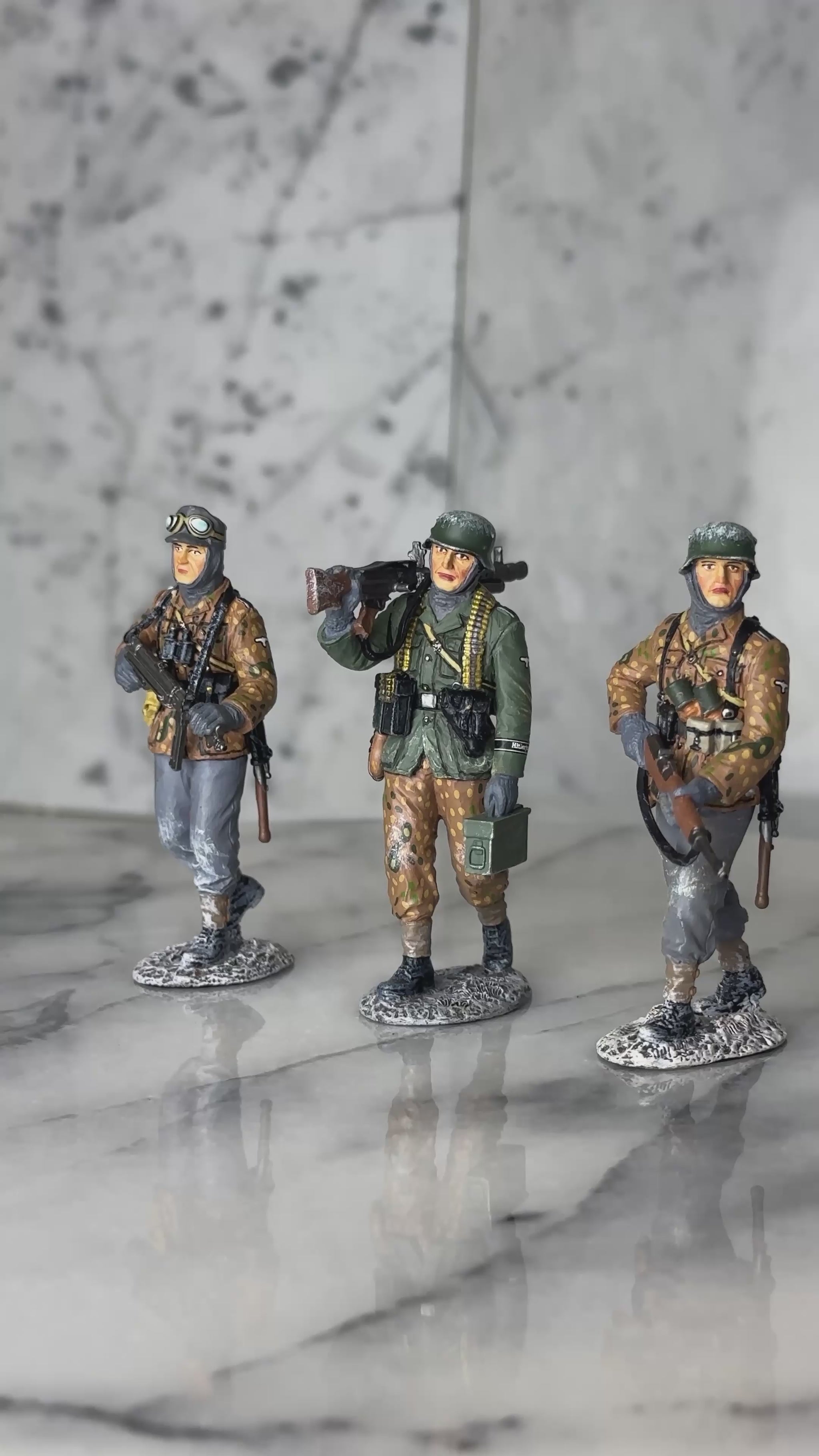 360 view of military miniatures MG34 Machine Gun Team Set