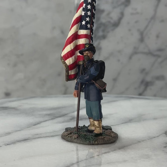 360 degree view of Collectible toy soldier miniature Iron Brigade Flag Bearer at Rest No.1.