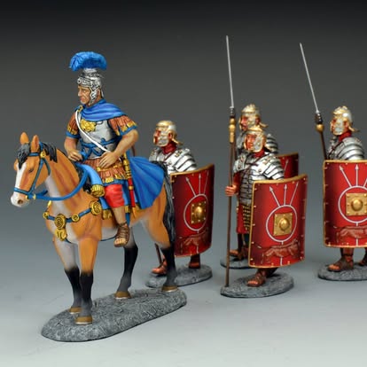 Model figures of Roman soldiers with a leader on horseback, set against a neutral background.