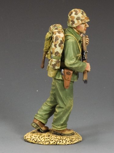 Walking Marine Officer. WWII U.S. Marine Officer walking with M1 Carbine and Colt M1911 pistol, full gear, 1/30 scale hand-painted matte model soldier.