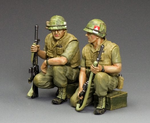 Model soldiers Two kneeling U.S. Marines with M16s rest during Vietnam War; one on ground, one on ammo crate. 1/30 scale matte finish.