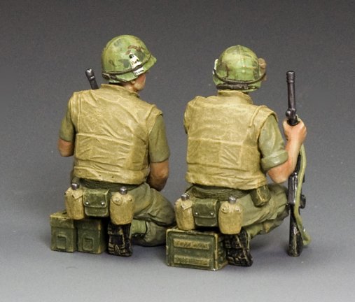 Military miniatures Two kneeling U.S. Marines with M16s rest during Vietnam War; one on ground, one on ammo crate. 1/30 scale matte finish.