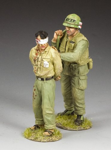 What Me Worry? Toy Soldier Vietnam U.S. Marine escorts blindfolded NVA prisoner with AK-47; flak vest reads “What Me Worry?” from MAD Magazine. 1/30 scale.