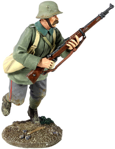 Collectible toy soldier miniature army men German Infantry Running with Grenade Bags No.01.