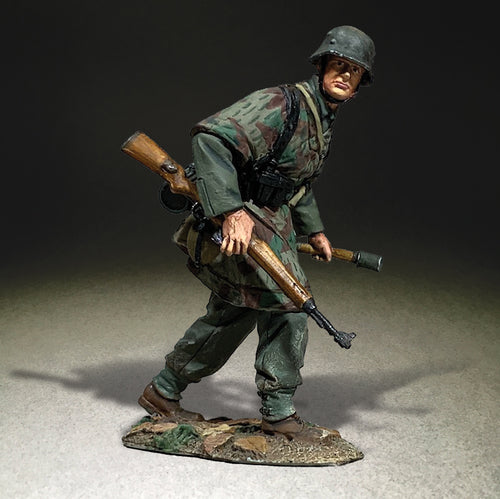 Toy soldier German Grenadier Advancing with Grenade.