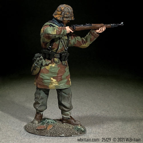 Toy soldier Waffen SS in Italian Camo Standing Firing.