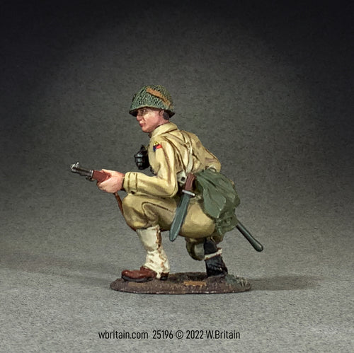 Toy soldier army men U.S. Armored Infantryman Kneeling Alert 1943-45.