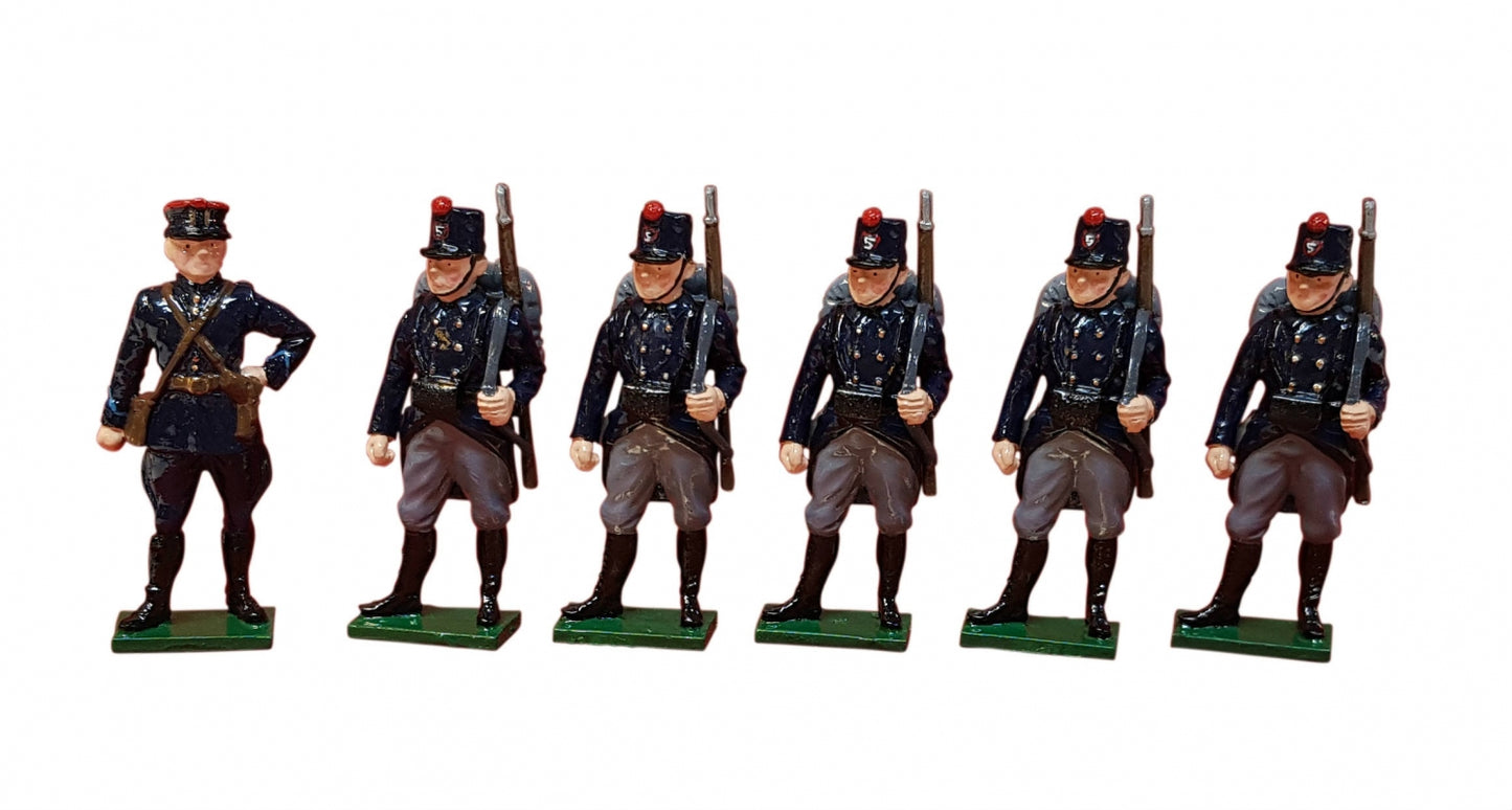 Collectible toy soldier miniature set Belgian Army at 2nd Battle of Ypres. 6 piece set.